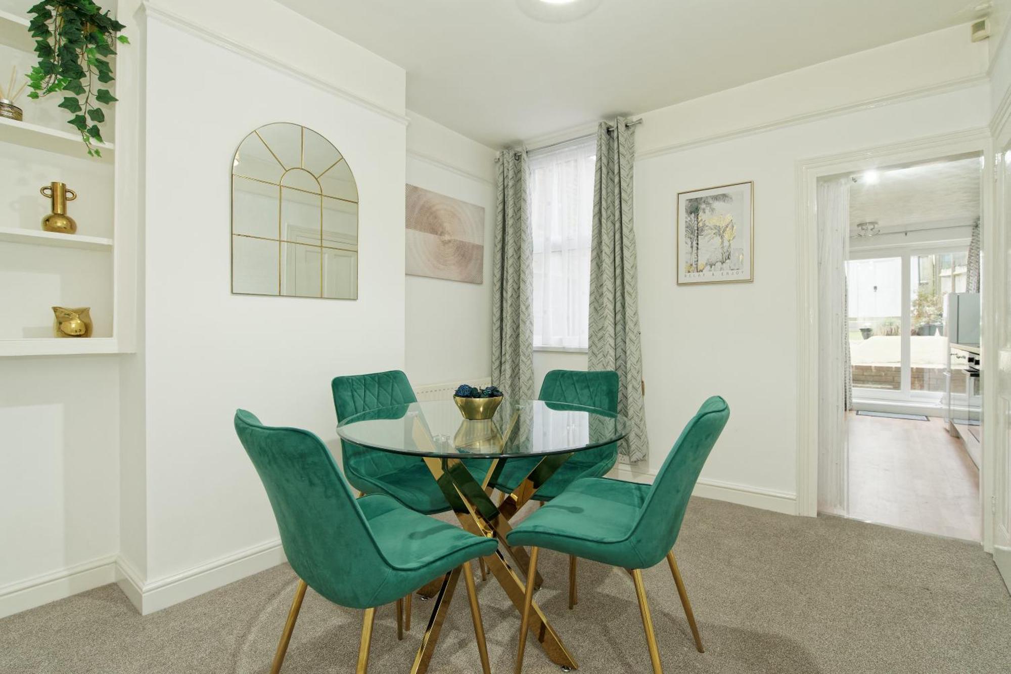 Ferienwohnung Lovely Luxury 3 Bed House Chatham  Exterior foto
