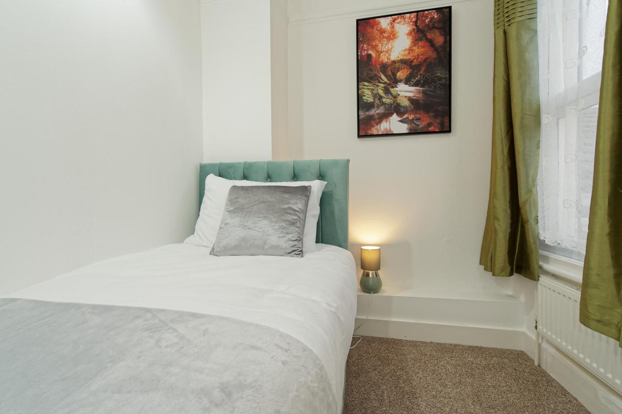 Ferienwohnung Lovely Luxury 3 Bed House Chatham  Exterior foto