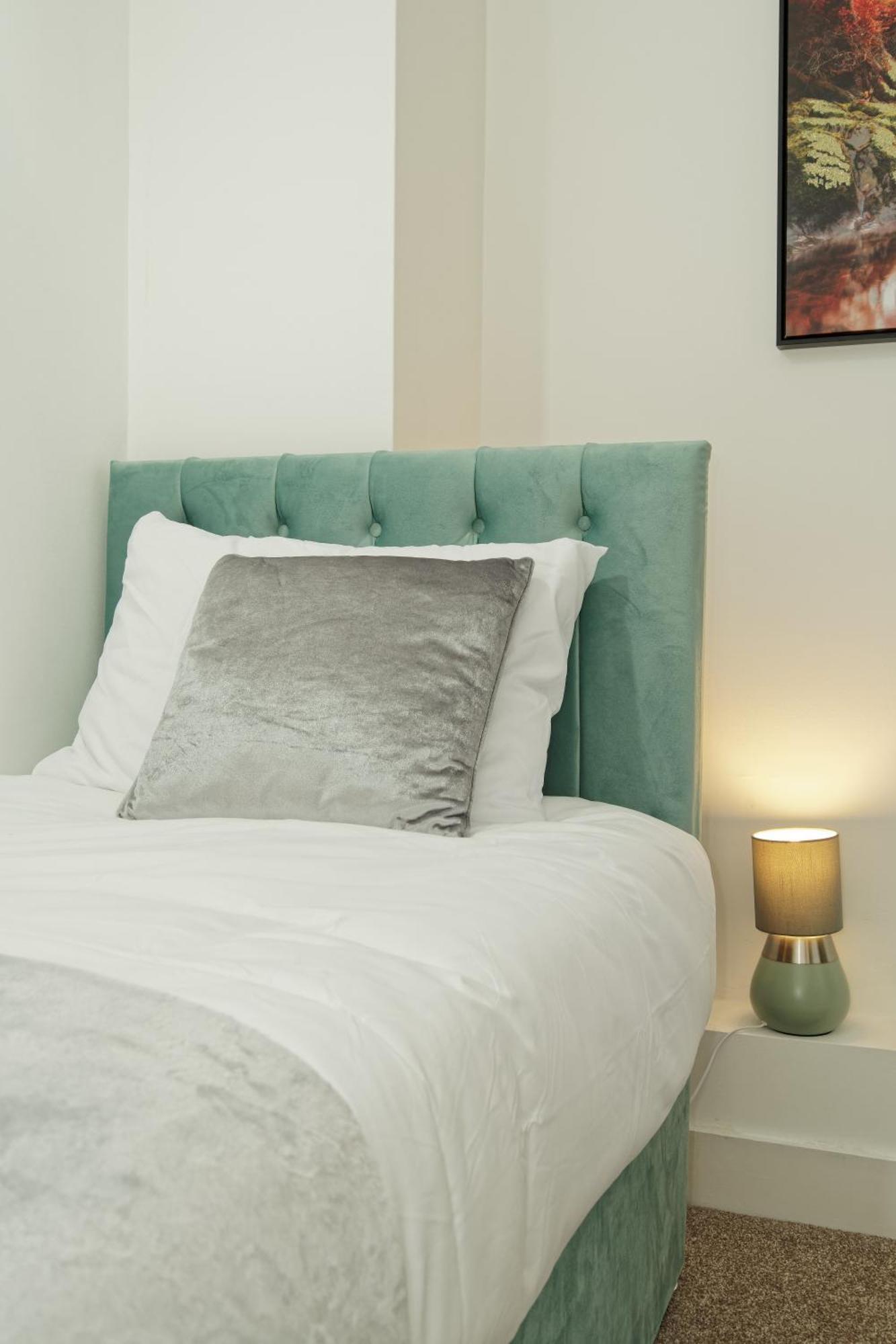 Ferienwohnung Lovely Luxury 3 Bed House Chatham  Exterior foto