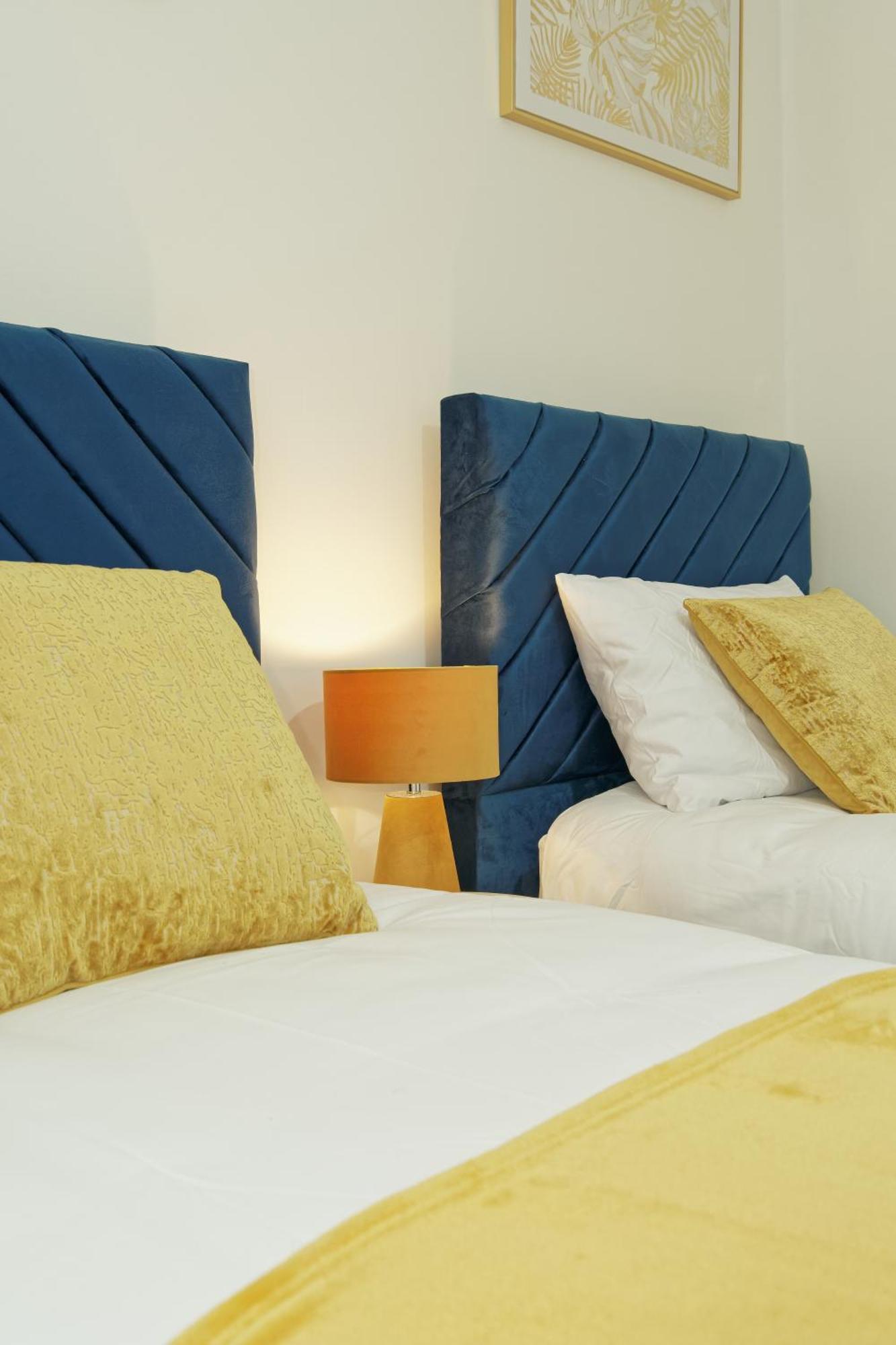 Ferienwohnung Lovely Luxury 3 Bed House Chatham  Exterior foto